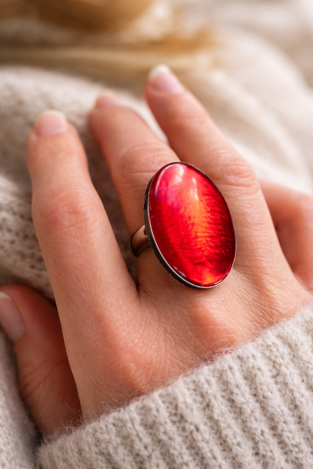 Bague en bois personnalisée – Finition résine UV brillante & effet holographique 💎