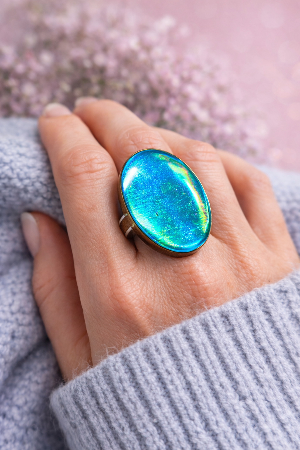 Bague en bois personnalisée – Finition résine UV brillante & effet holographique 💎